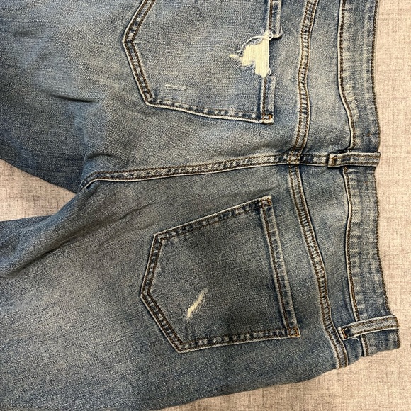 FASHION NOVA DISTRESSED BOYFRIEND JEANS SIZE 9 - Picture 4 of 5